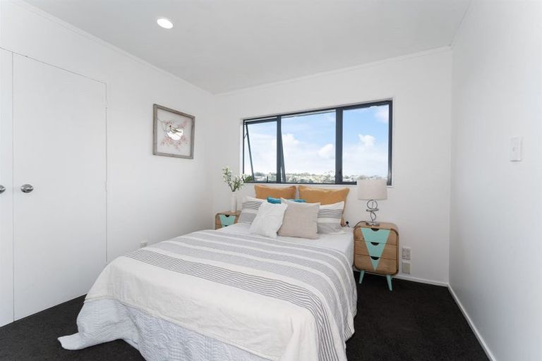 Photo of property in 50a Noeleen Street, Glenfield, Auckland, 0629