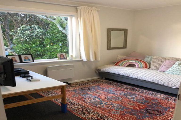 Photo of property in 24 Ngaumatau Road, Point Howard, Lower Hutt, 5013