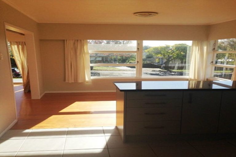 Photo of property in 18 Wells Road, Bucklands Beach, Auckland, 2012