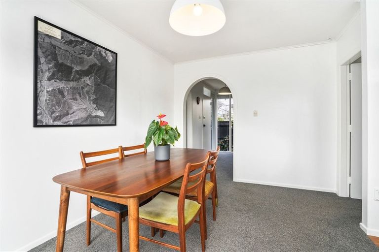 Photo of property in 42 Storey Avenue, Forest Lake, Hamilton, 3200