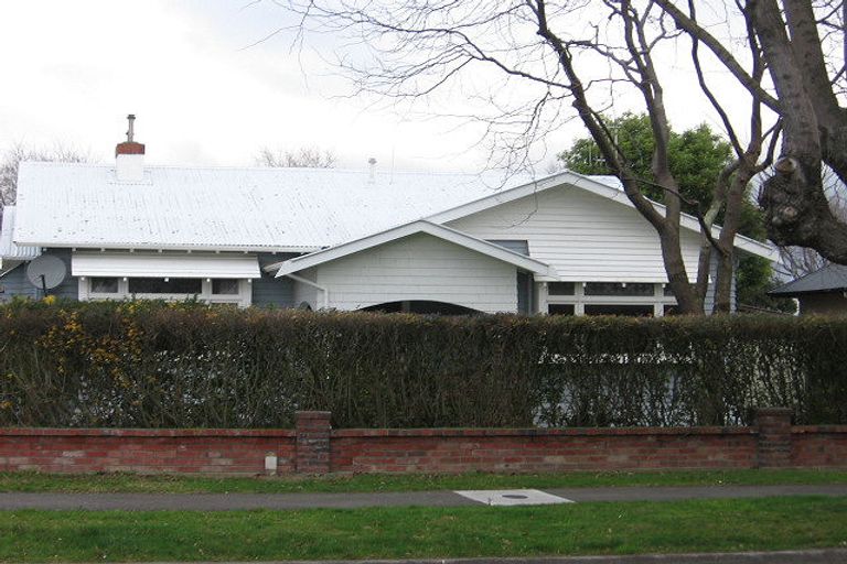 Photo of property in 52 Manapouri Crescent, Hokowhitu, Palmerston North, 4410