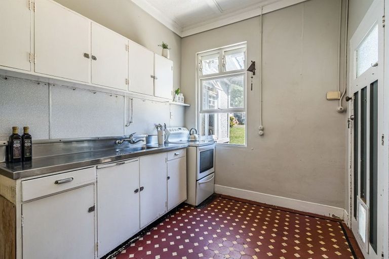 Photo of property in 16 Hinemoa Terrace, Birkenhead, Auckland, 0626