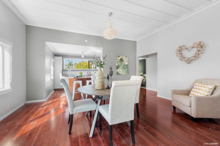 Photo of property in 16 Miro Street, New Lynn, Auckland, 0600