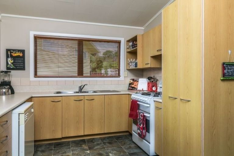 Photo of property in 38 Kay Drive, Blockhouse Bay, Auckland, 0600