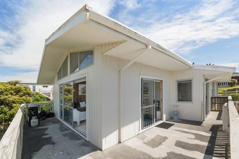 Photo of property in 207 Seaforth Road, Waihi Beach, 3611