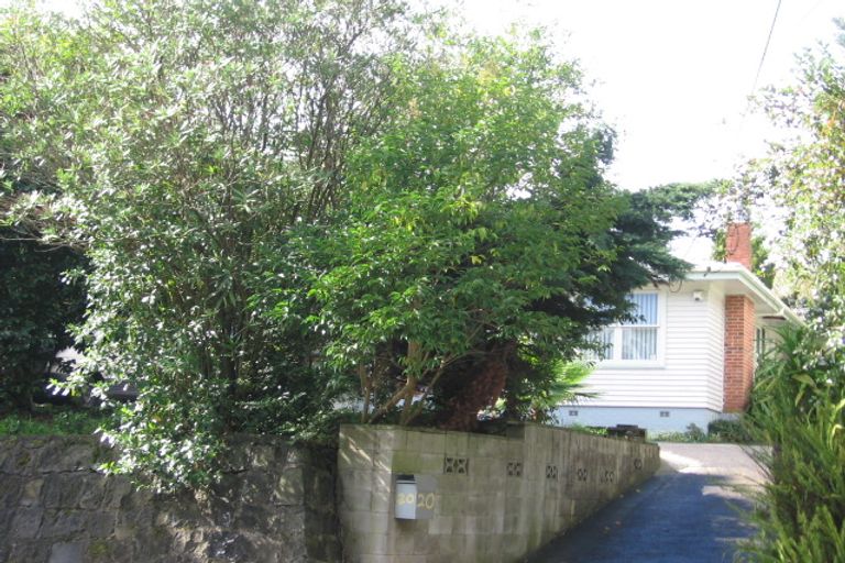 Photo of property in 20 Millbrook Road, Henderson, Auckland, 0612