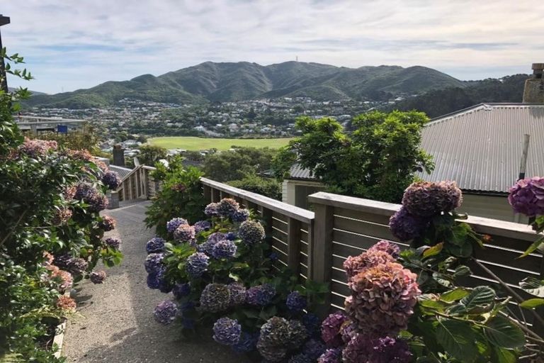 Photo of property in 1/18 Montgomery Avenue, Karori, Wellington, 6012