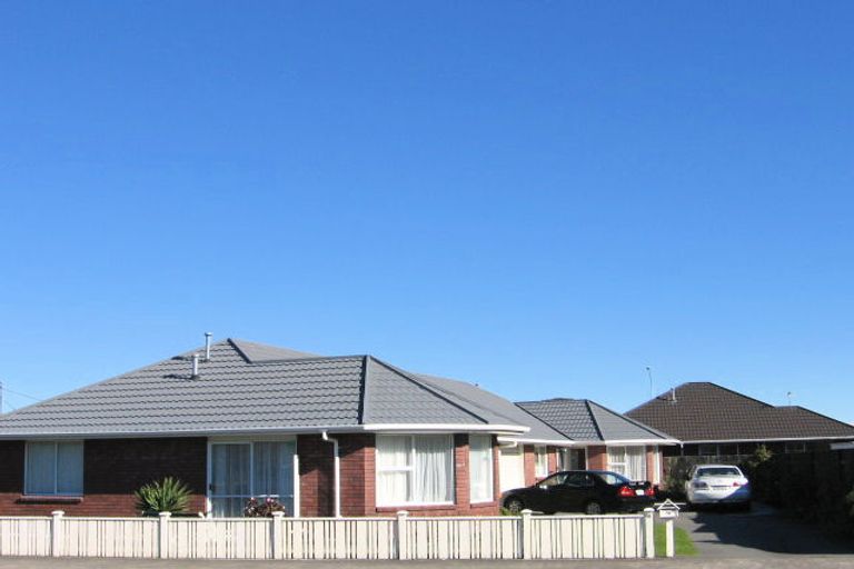 Photo of property in 8b Elizabeth Street, Palmerston North, 4410