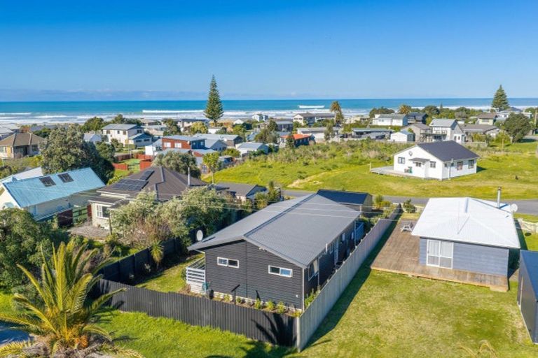 Photo of property in 3 Te Paerahi Road, Porangahau, 4293