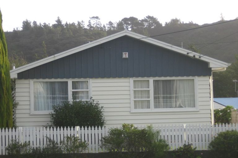 Photo of property in 264 Stokes Valley Road, Stokes Valley, Lower Hutt, 5019