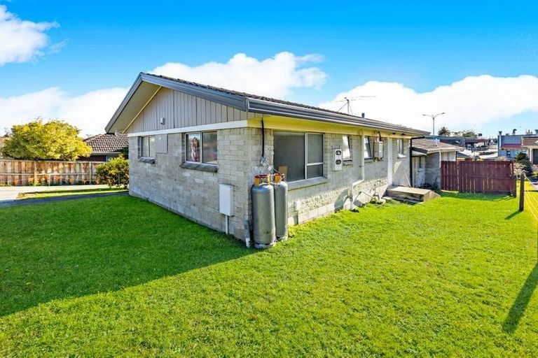 Photo of property in 1/30 Coles Crescent, Papakura, 2110