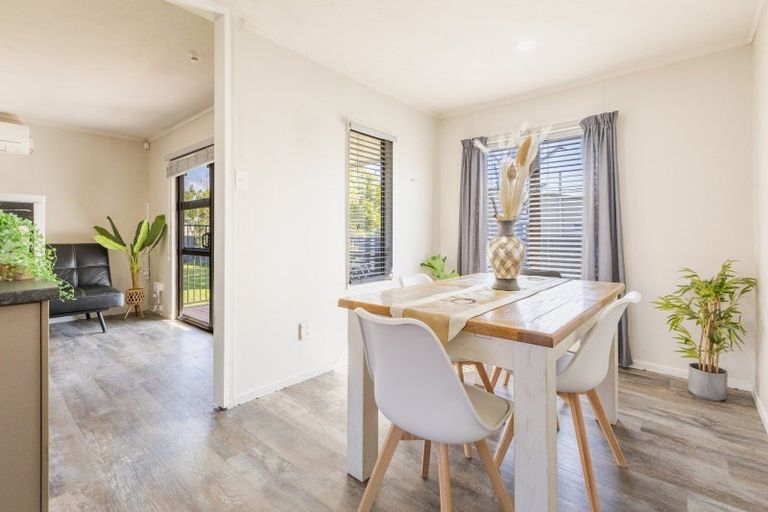 Photo of property in 28 Watts Street, Waipawa, 4210