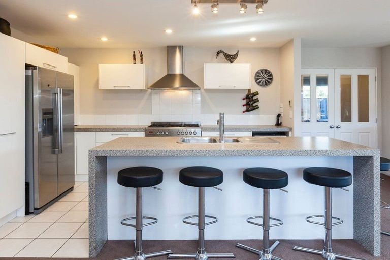 Photo of property in 14 Prebblewood Drive, Prebbleton, 7604