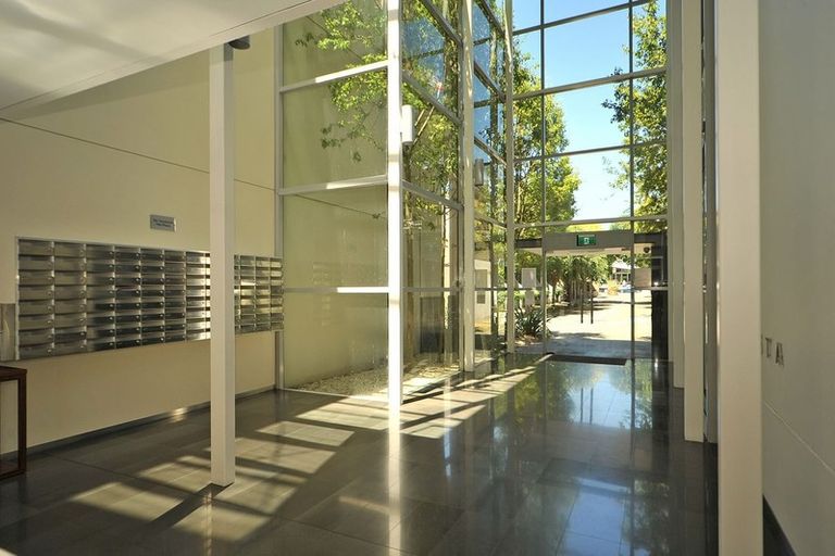 Photo of property in Sanctum Apartment, 10 Ebor Street, Te Aro, Wellington, 6011