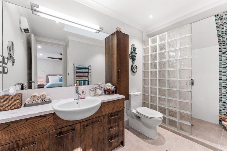 Photo of property in 16 Te Mana Street, Omaha, 0986