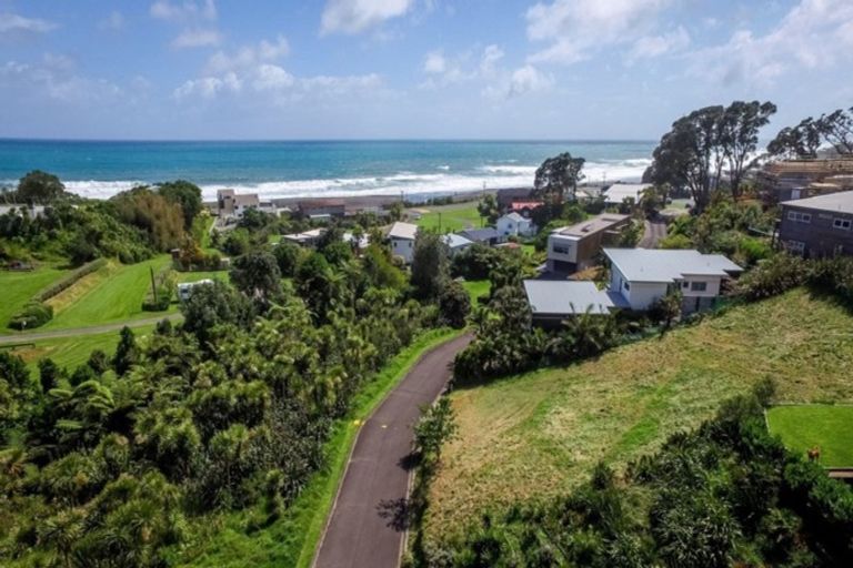 Photo of property in 12b Shearer Drive, Oakura, 4314