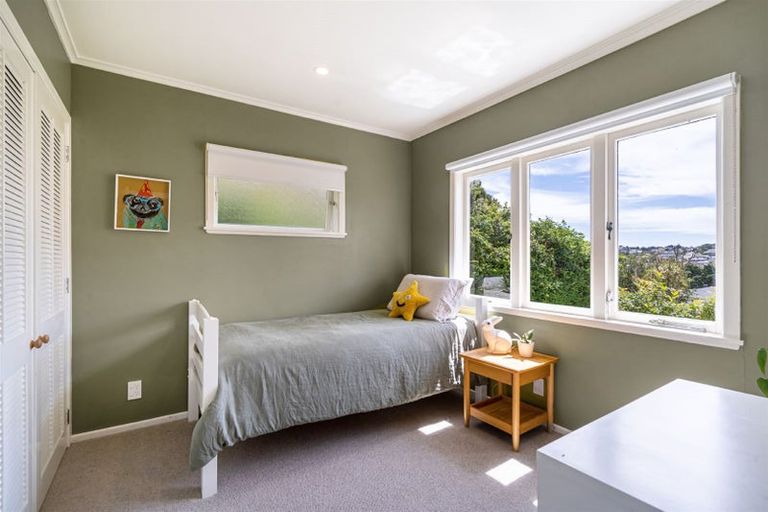 Photo of property in 1/121 Ocean View Road, Hillcrest, Auckland, 0627