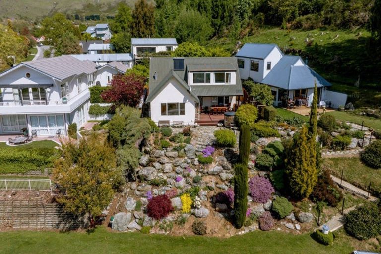 Photo of property in 53 Sargood Drive, Wanaka, 9305