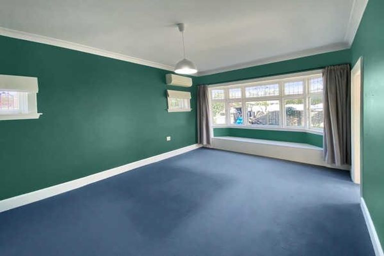 Photo of property in 38 Alpha Avenue, Strowan, Christchurch, 8052