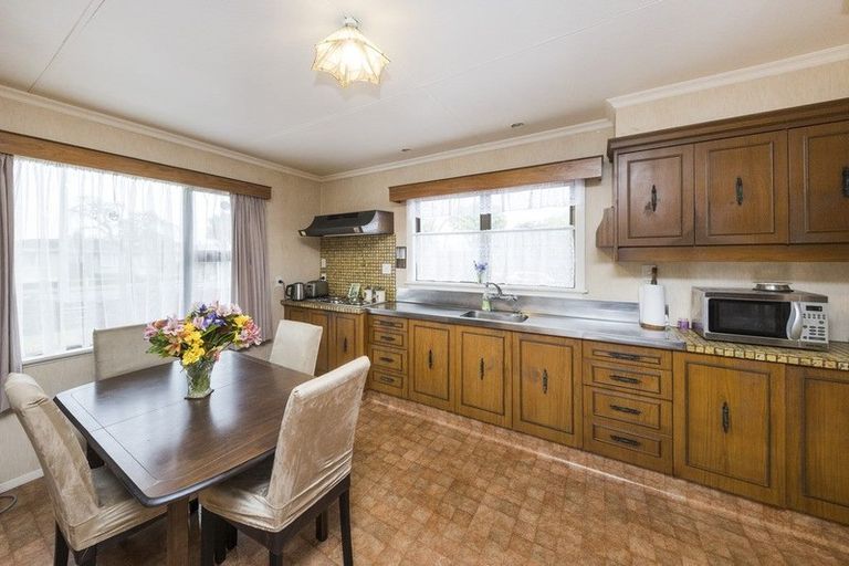 Photo of property in 64 College Street, Awapuni, Palmerston North, 4412