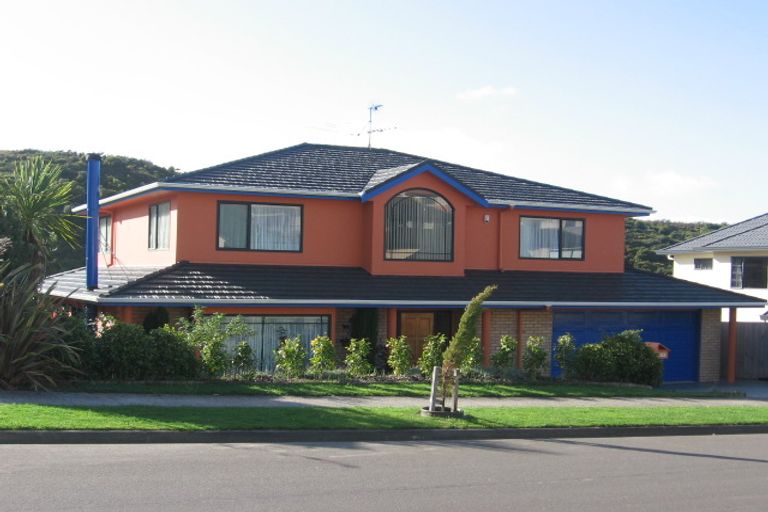 Photo of property in 30 Amesbury Drive, Churton Park, Wellington, 6037