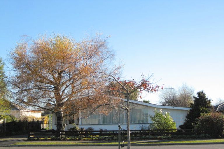 Photo of property in 227 Main North Road, Redwood, Christchurch, 8051