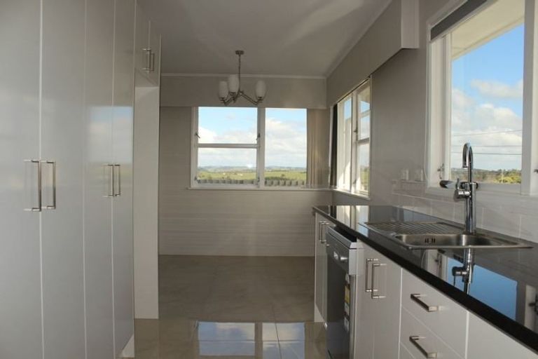 Photo of property in 123 Sandspit Road, Shelly Park, Auckland, 2014