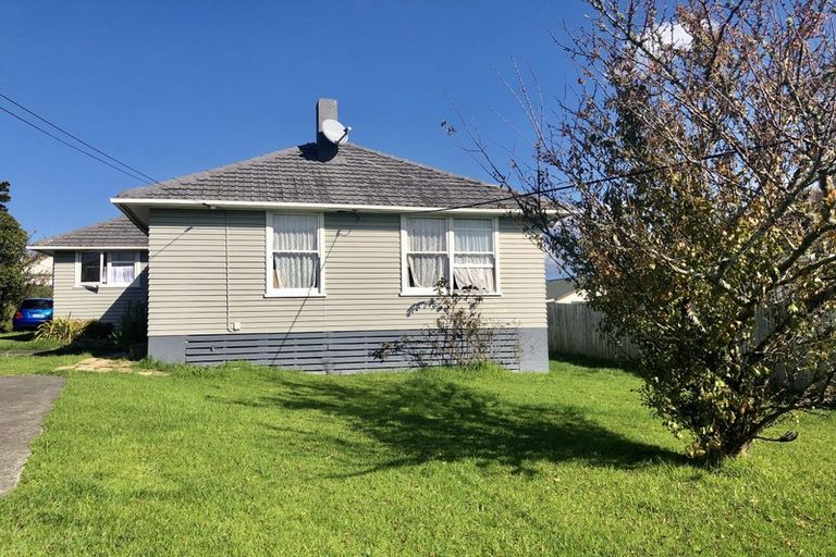 Photo of property in 11 Valdale Road, Henderson, Auckland, 0610