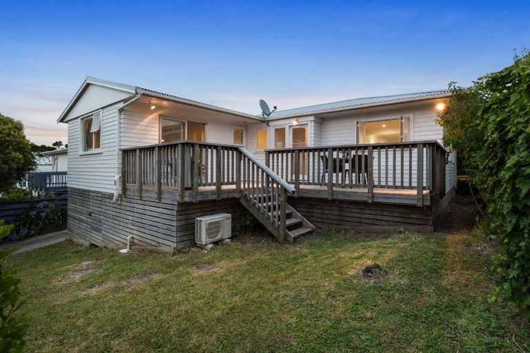 Photo of property in 10 Windy Ridge Road, Glenfield, Auckland, 0629
