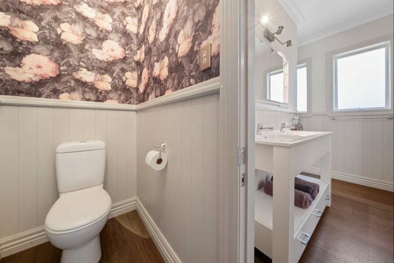 Photo of property in 112 Princess Street, Waitara, 4383