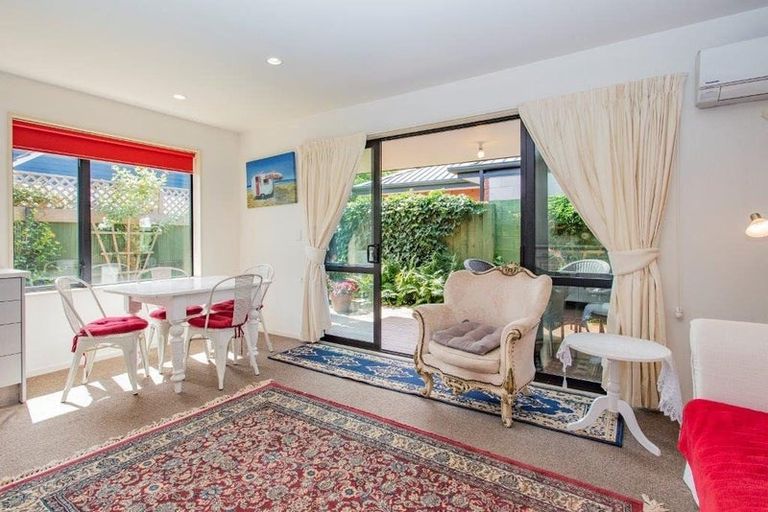 Photo of property in 2/85 Yaldhurst Road, Sockburn, Christchurch, 8042