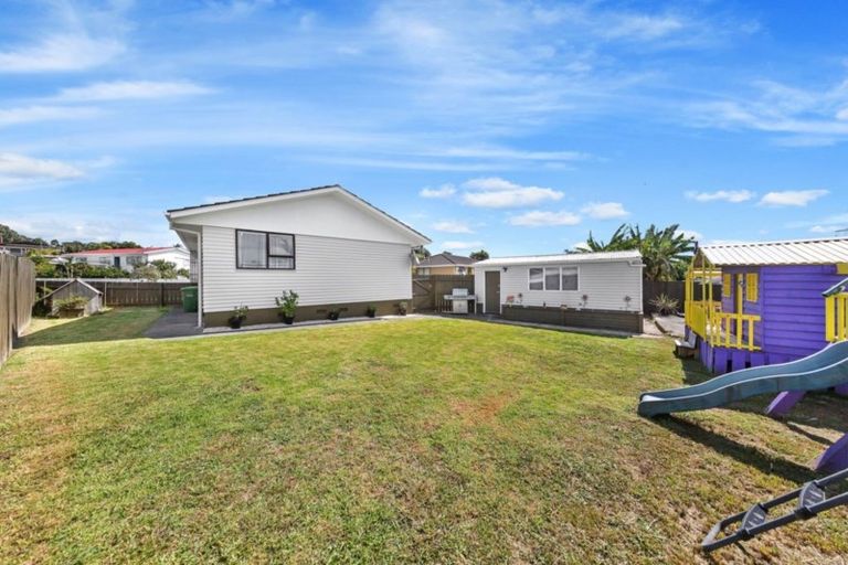 Photo of property in 21 Darnell Crescent, Clover Park, Auckland, 2019