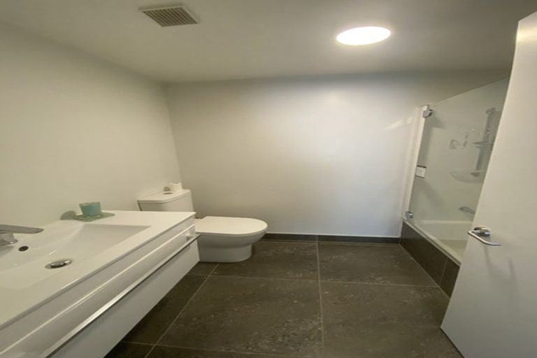 Photo of property in 1/232 Main Road, Tawa, Wellington, 5028