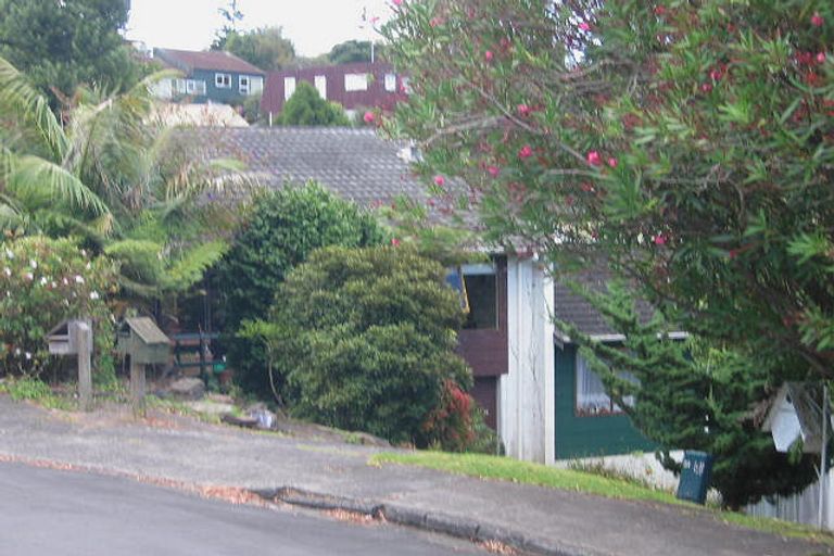 Photo of property in 1/4 Braund Place, Glenfield, Auckland, 0629