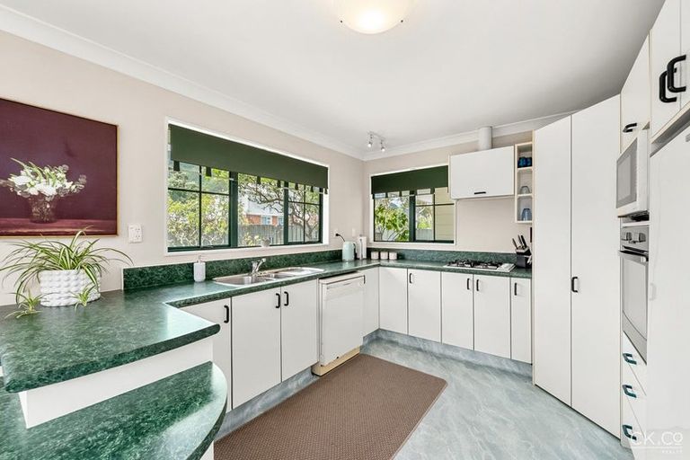 Photo of property in 2/118 Whites Line East, Waiwhetu, Lower Hutt, 5010