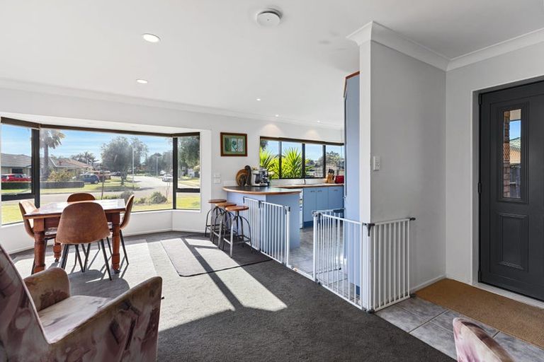 Photo of property in 31 Corinth Grove, Papamoa Beach, Papamoa, 3118