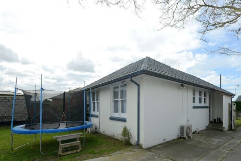 Photo of property in 7 Ealing Street, Northcote, Christchurch, 8052