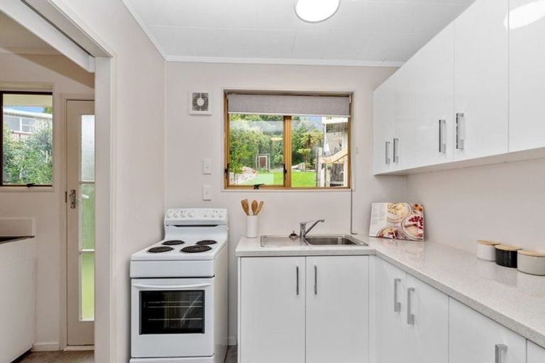 Photo of property in 1/19 Kemp Road, Massey, Auckland, 0614