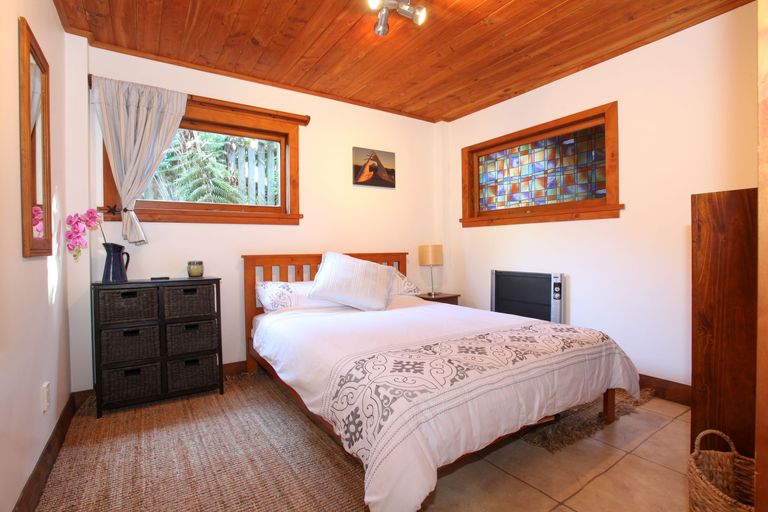 Photo of property in 11 Robertson Street, Raglan, 3225