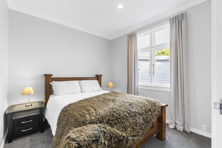 Photo of property in 22 Kingswood Street, Takaro, Palmerston North, 4412