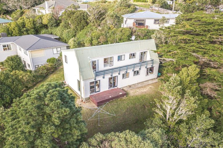 Photo of property in 86a Black Rock Road, Newlands, Wellington, 6037