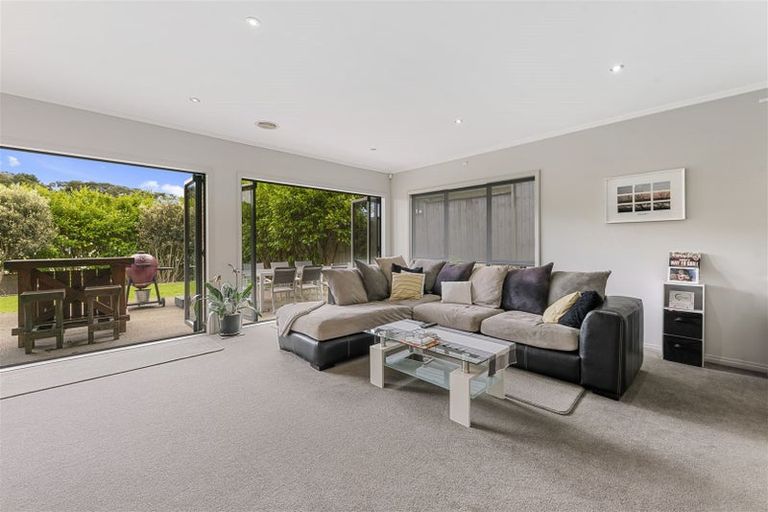 Photo of property in 22 Dawood Place, The Gardens, Auckland, 2105