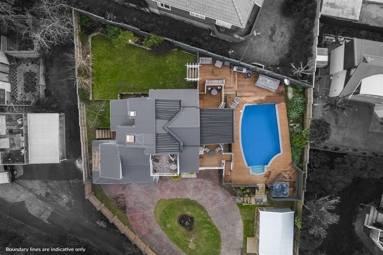 Photo of property in 13 Miraka Place, Birkenhead, Auckland, 0626