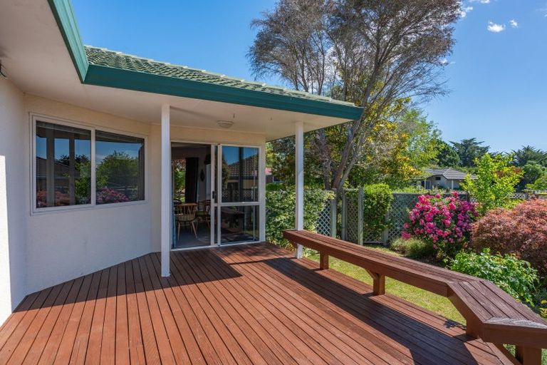 Photo of property in 17 Kingsgate Avenue, Havelock North, 4130