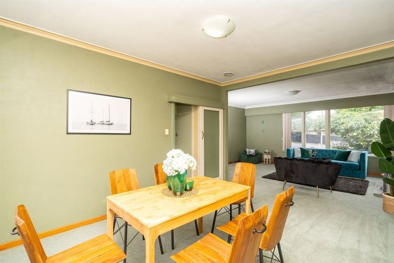 Photo of property in 35 Forest Lake Road, Forest Lake, Hamilton, 3200