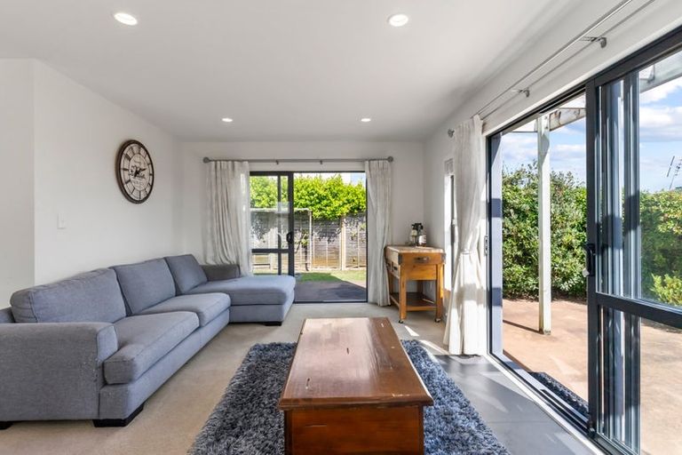 Photo of property in 3/64 Schnapper Rock Road, Schnapper Rock, Auckland, 0632