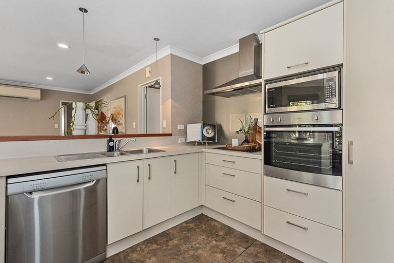 Photo of property in 10 Oldfield Court, Huntington, Hamilton, 3210