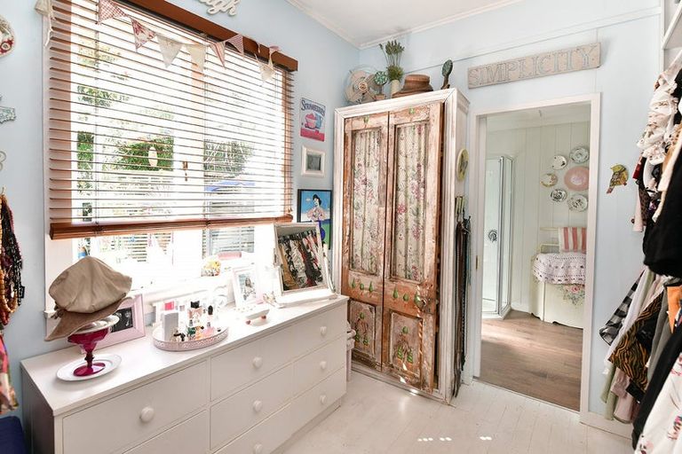 Photo of property in 2b Mcleod Street, Helensville, 0800