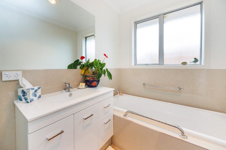 Photo of property in 8 Hanalin Drive, Marton, 4710