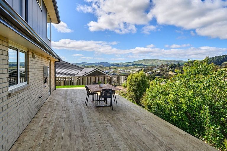 Photo of property in 10 Topsail Way, Whitby, Porirua, 5024